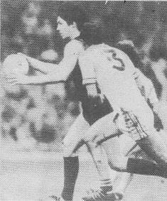 Stephen Kernahan in an International Rules game 1984