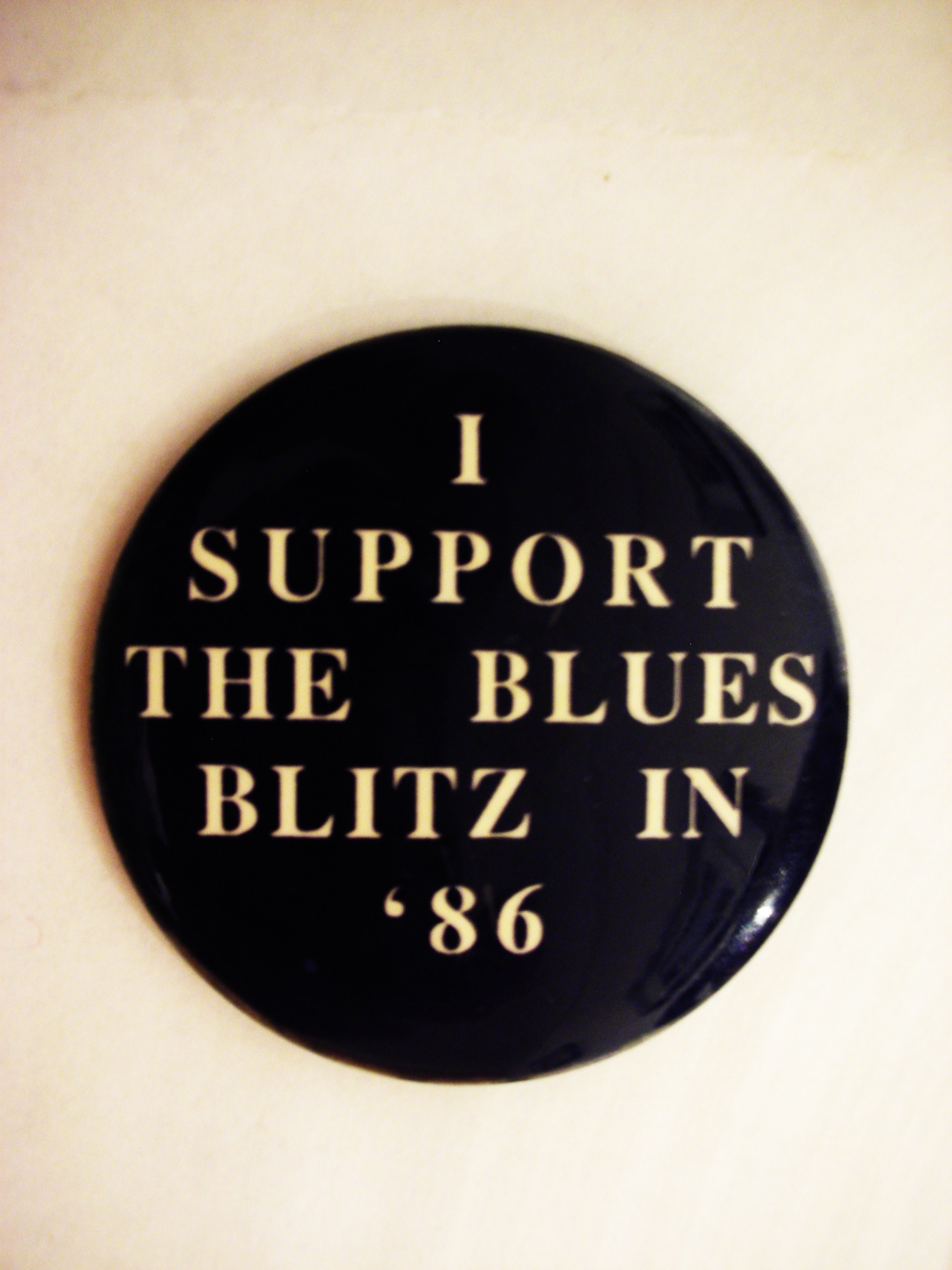 1986 Carlton Badge