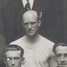 E. Leslie 1921